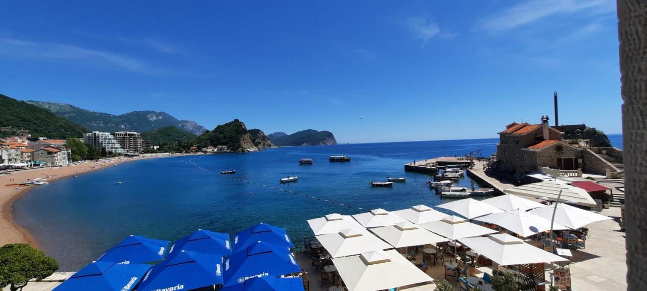 Ambassador Apartments Petrovac Bagian luar foto