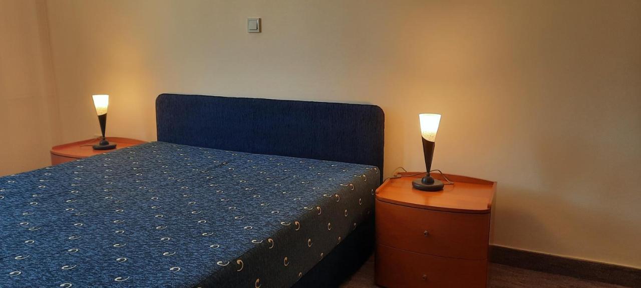 Ambassador Apartments Petrovac Bagian luar foto