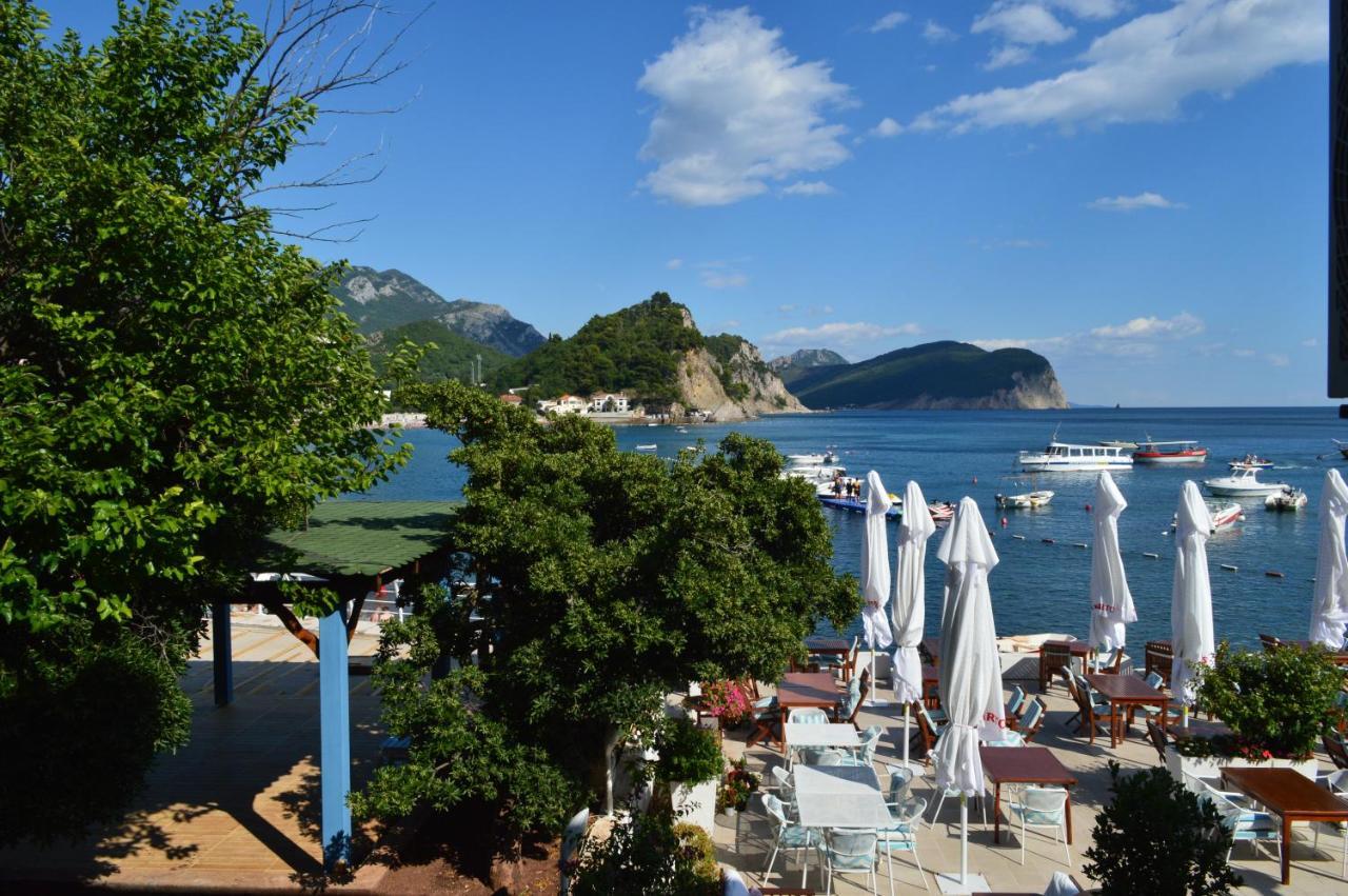 Ambassador Apartments Petrovac Bagian luar foto