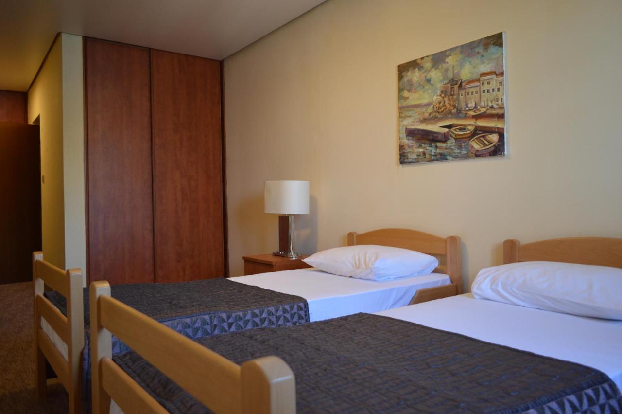 Ambassador Apartments Petrovac Bagian luar foto